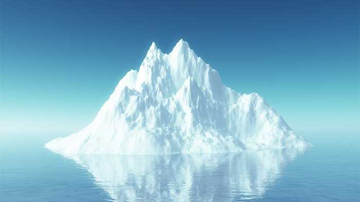 Iceberg perilously close in ocean